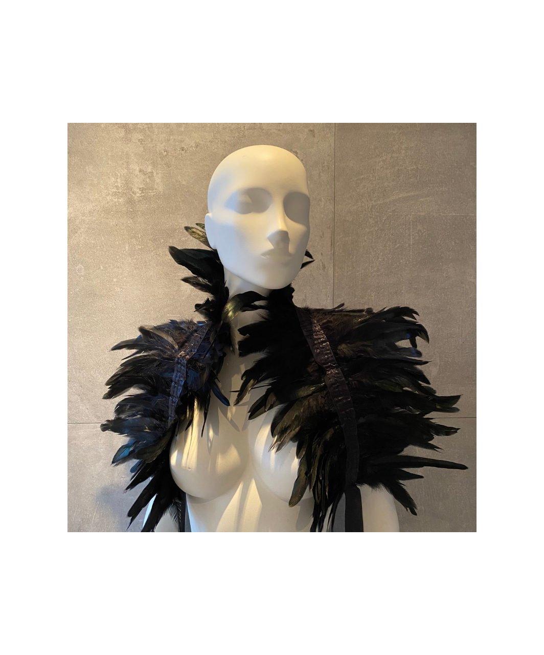 Kinky Diva Plumerous feather shoulder wrap