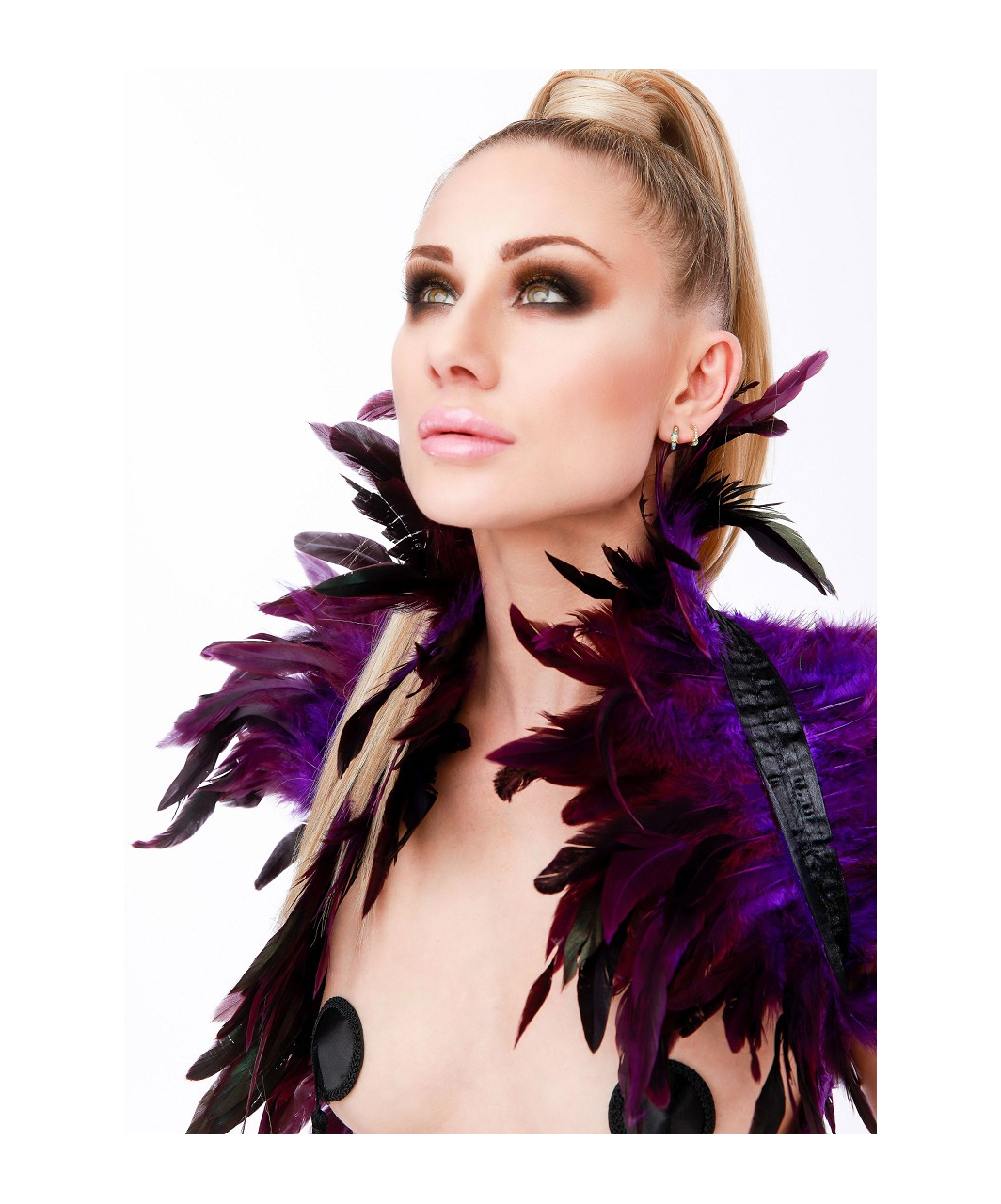 Kinky Diva Plumerous feather shoulder wrap