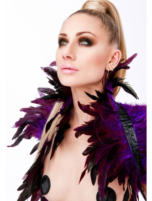 Kinky Diva Plumerous feather shoulder wrap